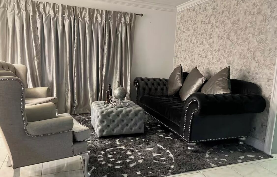 Photo of Livingroom in Miami Gardens
