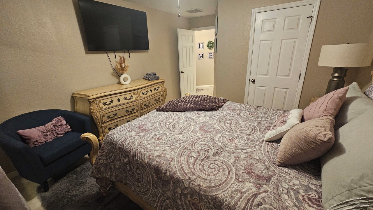 Photo of Bedroom in Harris