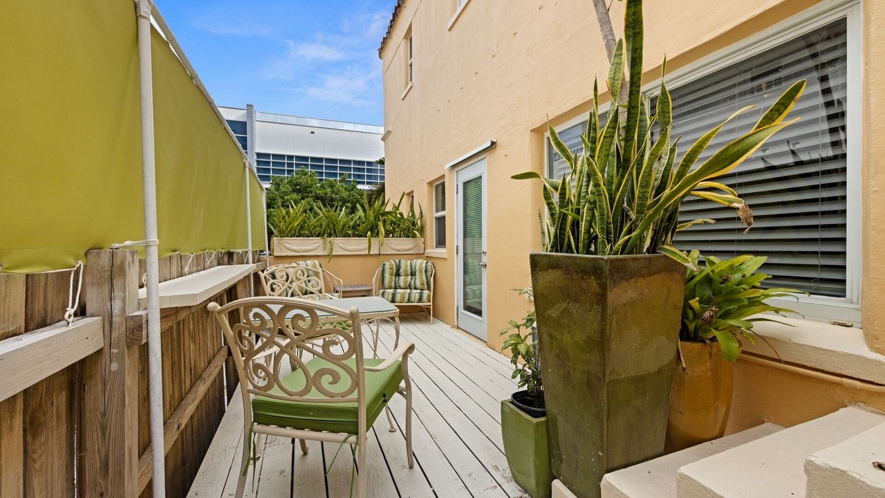Photo of Patio Balcony in Barrier Island