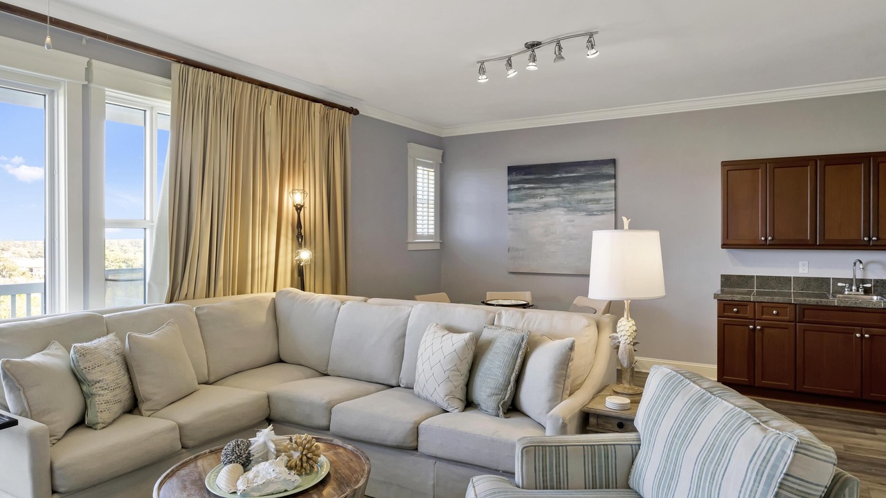 Photo of Livingroom in Baytowne Wharf
