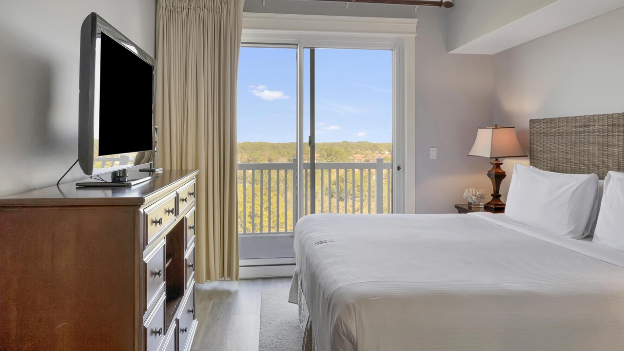 Photo of Bedroom in Baytowne Wharf