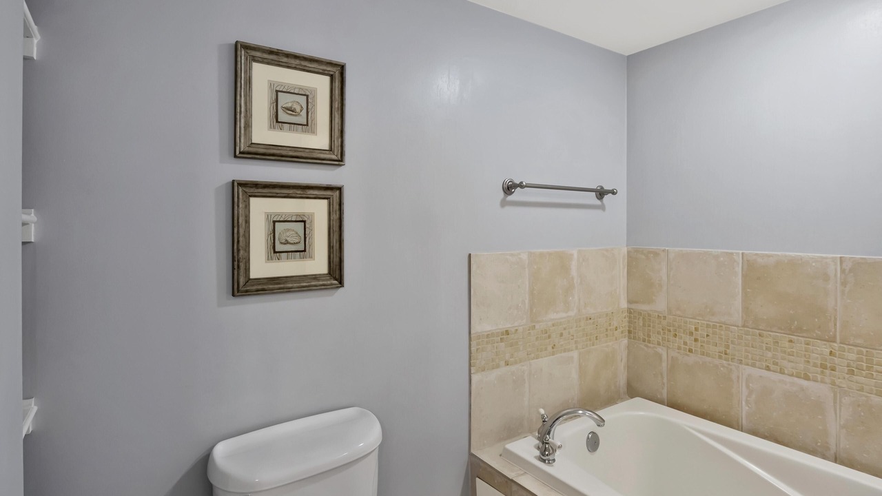Photo of Bathroom in Baytowne Wharf