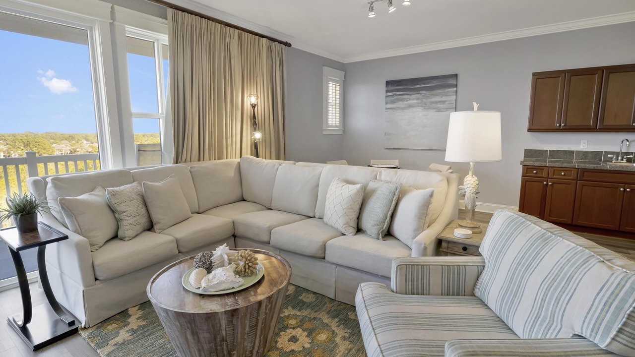 Photo of Livingroom in Baytowne Wharf