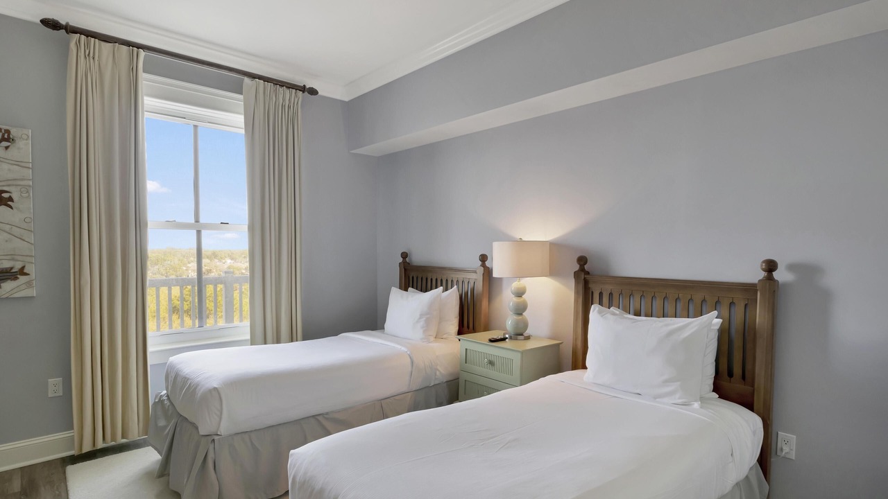 Photo of Bedroom in Baytowne Wharf