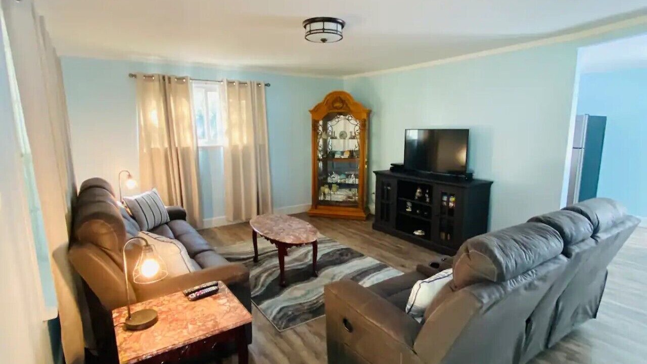 Photo of Livingroom in Eastpoint