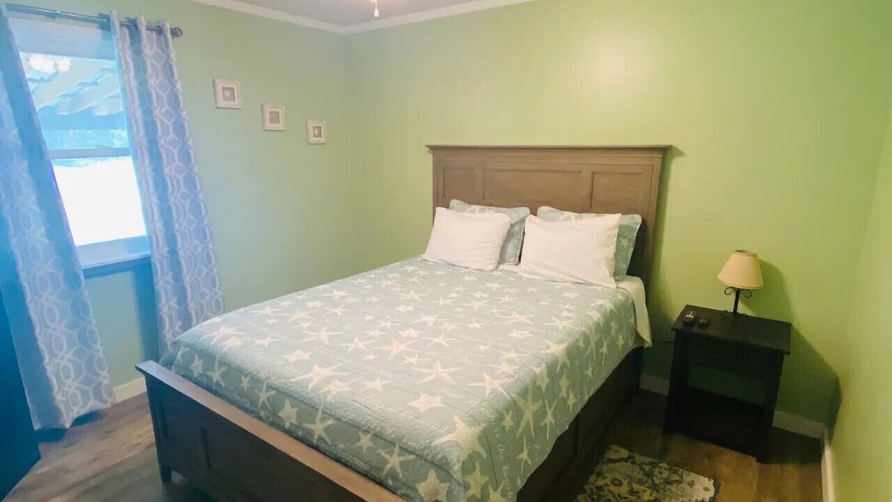 Photo of Bedroom in Eastpoint