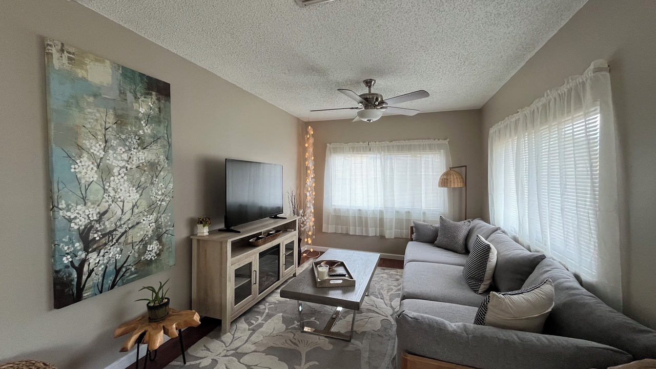 Photo of Livingroom in Historic Uptown