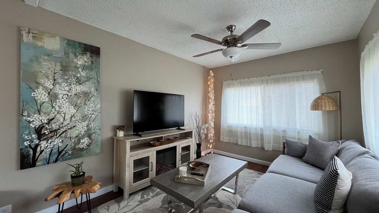 Photo of Livingroom in Historic Uptown