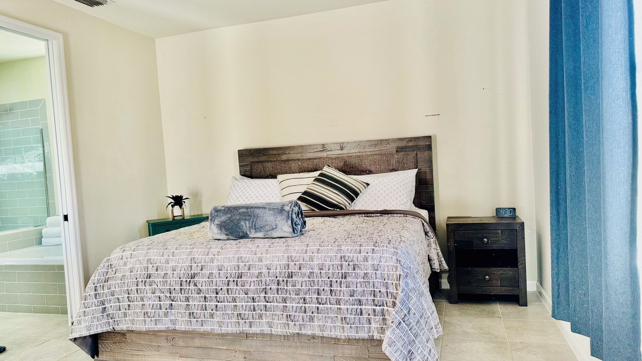 Photo of Bedroom in River Hall