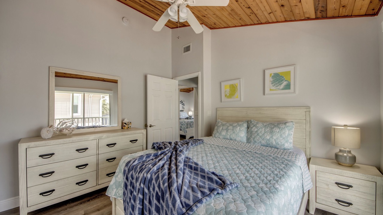 Photo of Bedroom in Mid Island