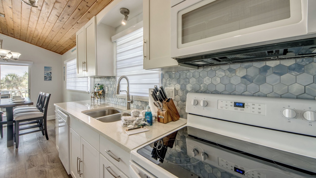 Photo of Kitchen in Mid Island