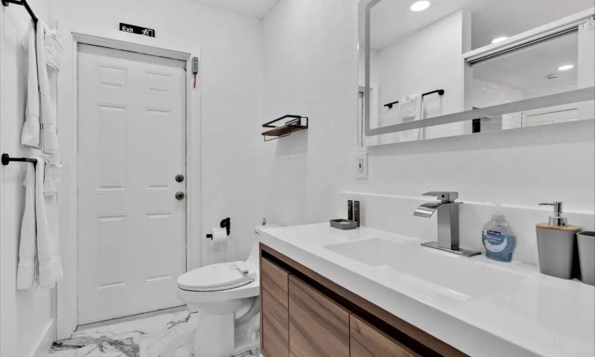 Photo of Bathroom in Hollywood