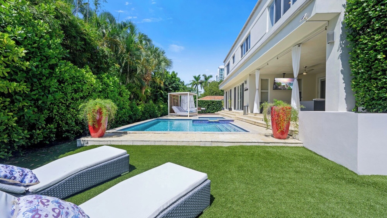 Photo of Outdoor in North Bay Village
