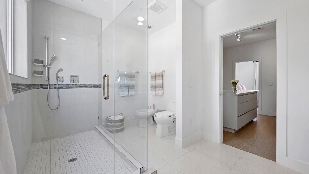 Photo of Bathroom in North Bay Village