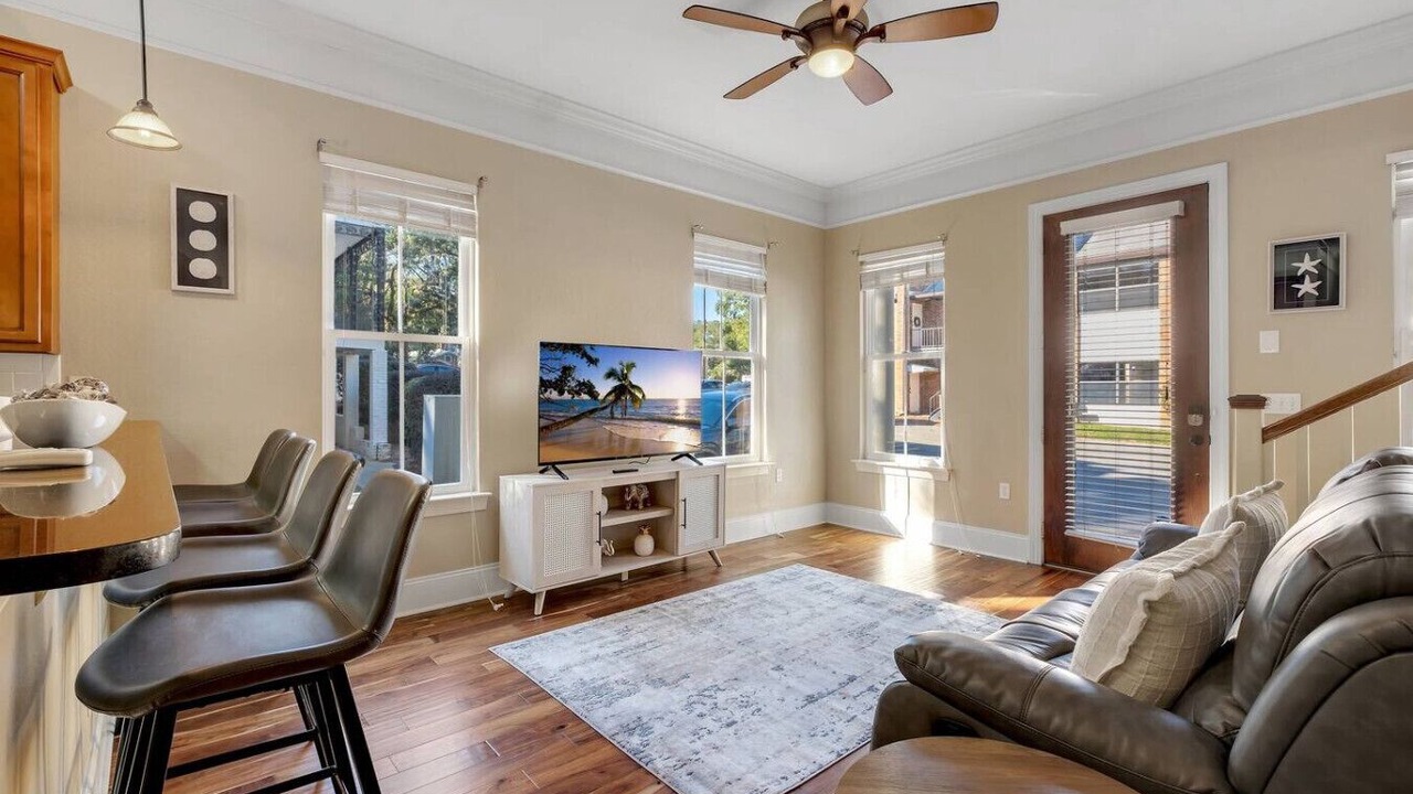 Photo of Livingroom in Governor's Walk