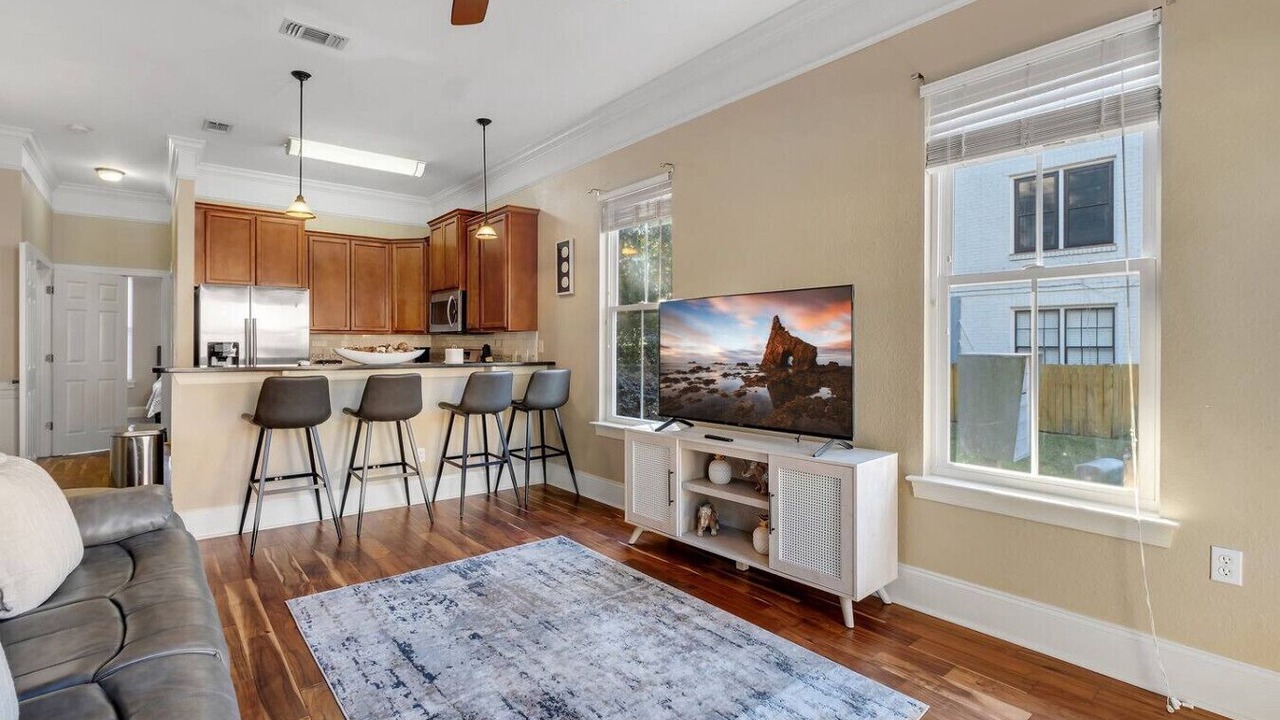 Photo of Livingroom in Governor's Walk