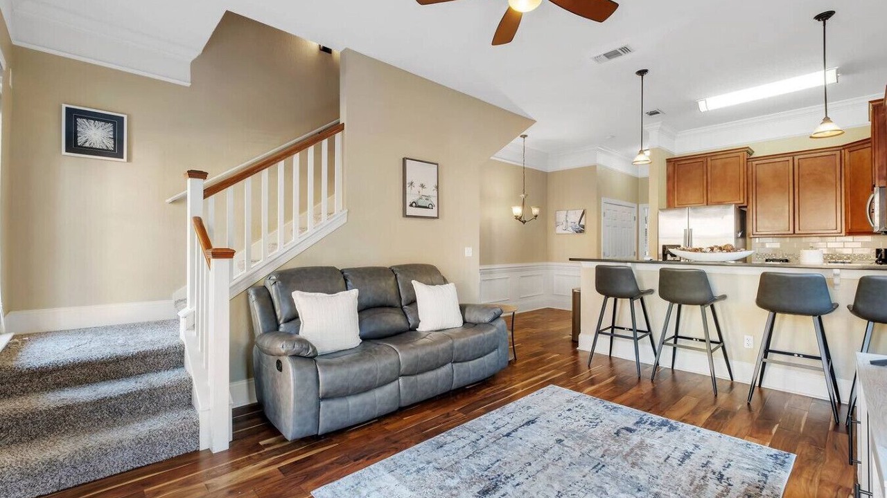 Photo of Livingroom in Governor's Walk