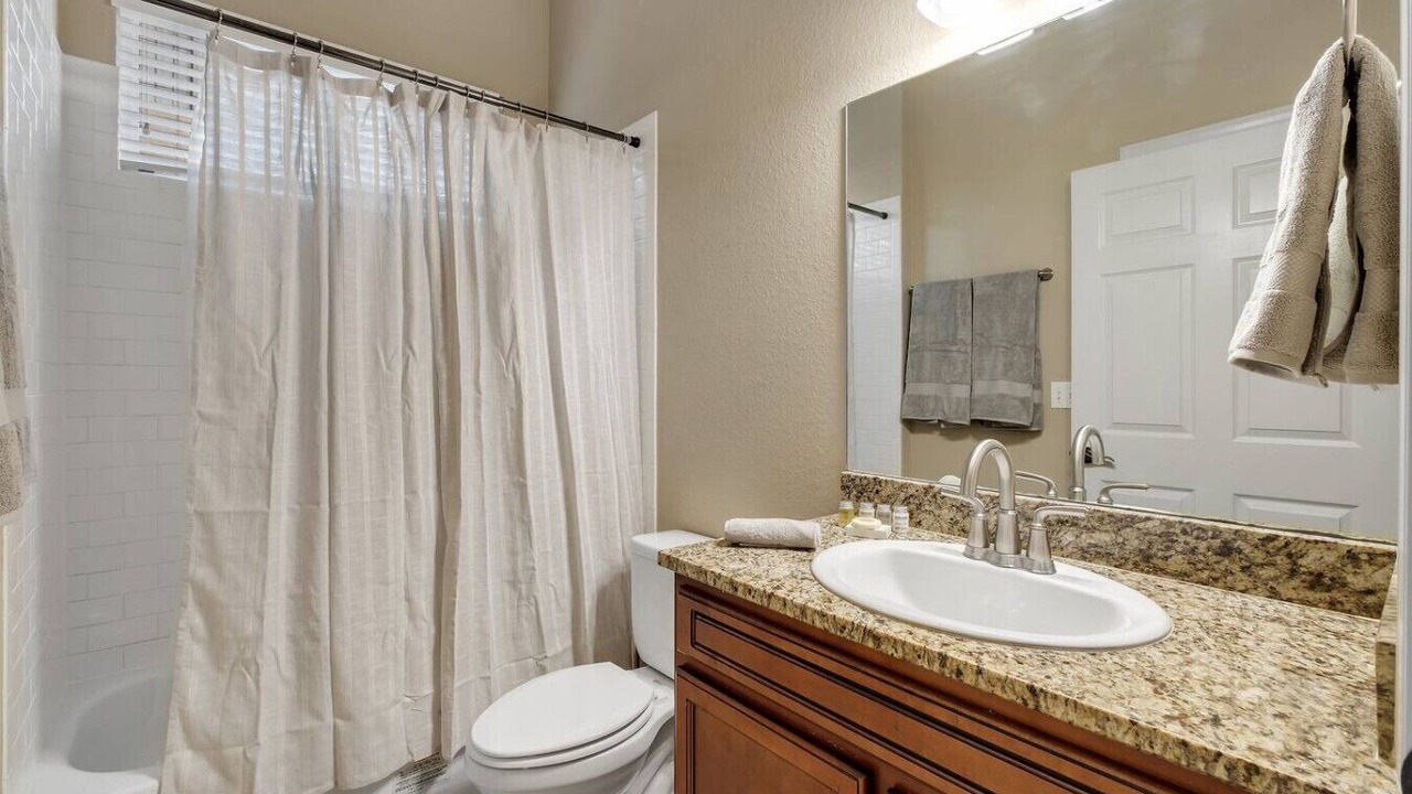 Photo of Bathroom in Governor's Walk