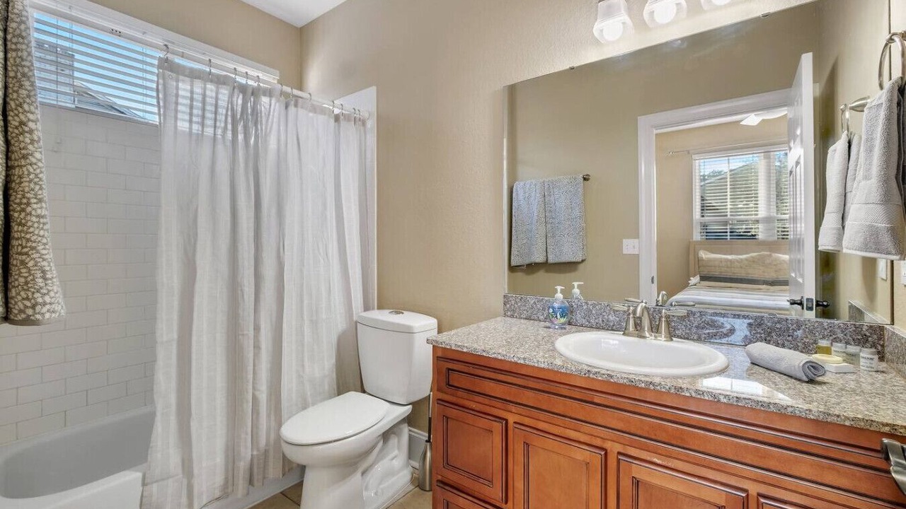 Photo of Bathroom in Governor's Walk