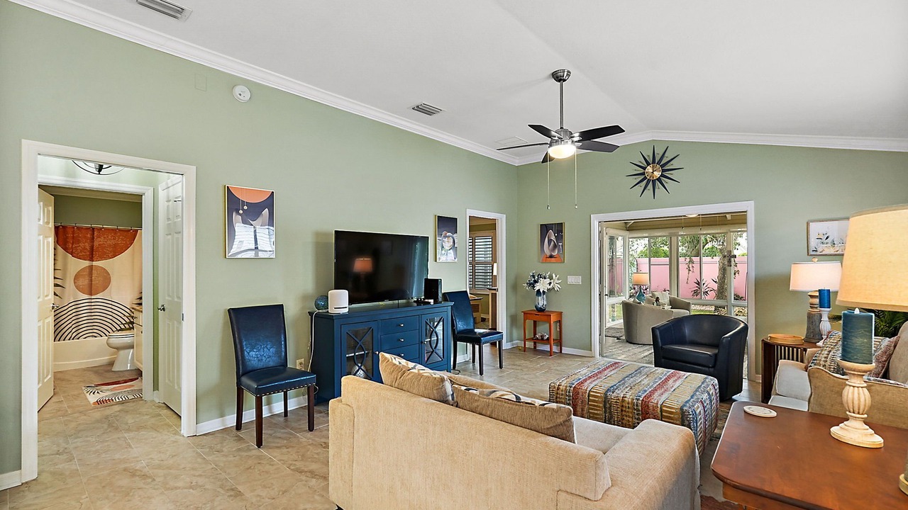 Photo of Livingroom in Duval