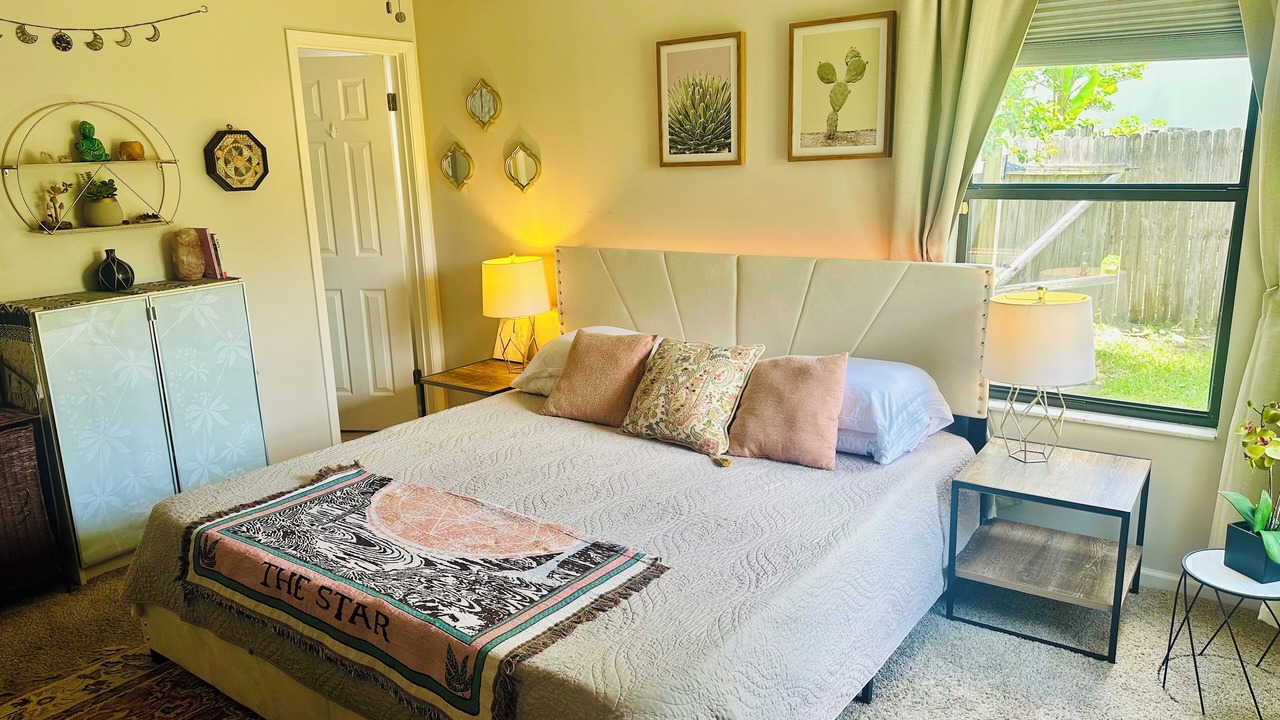 Photo of Bedroom in Palm Valley