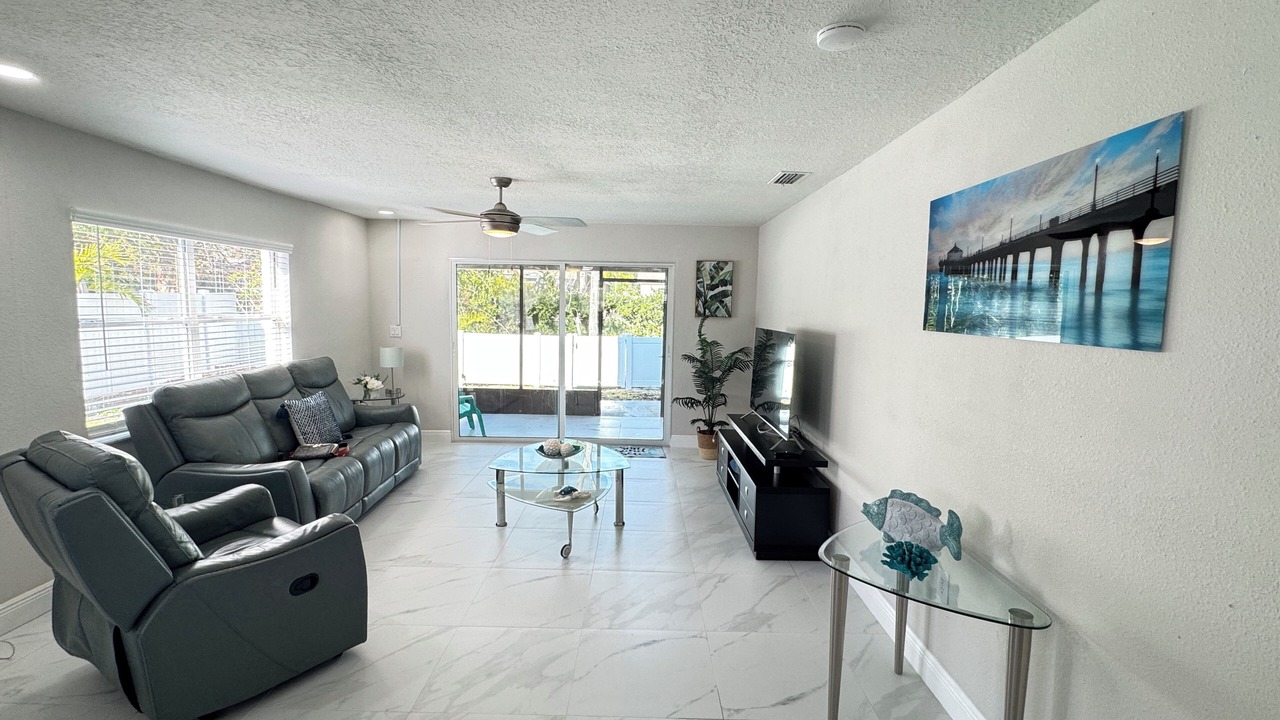Photo of Livingroom in Oldsmar