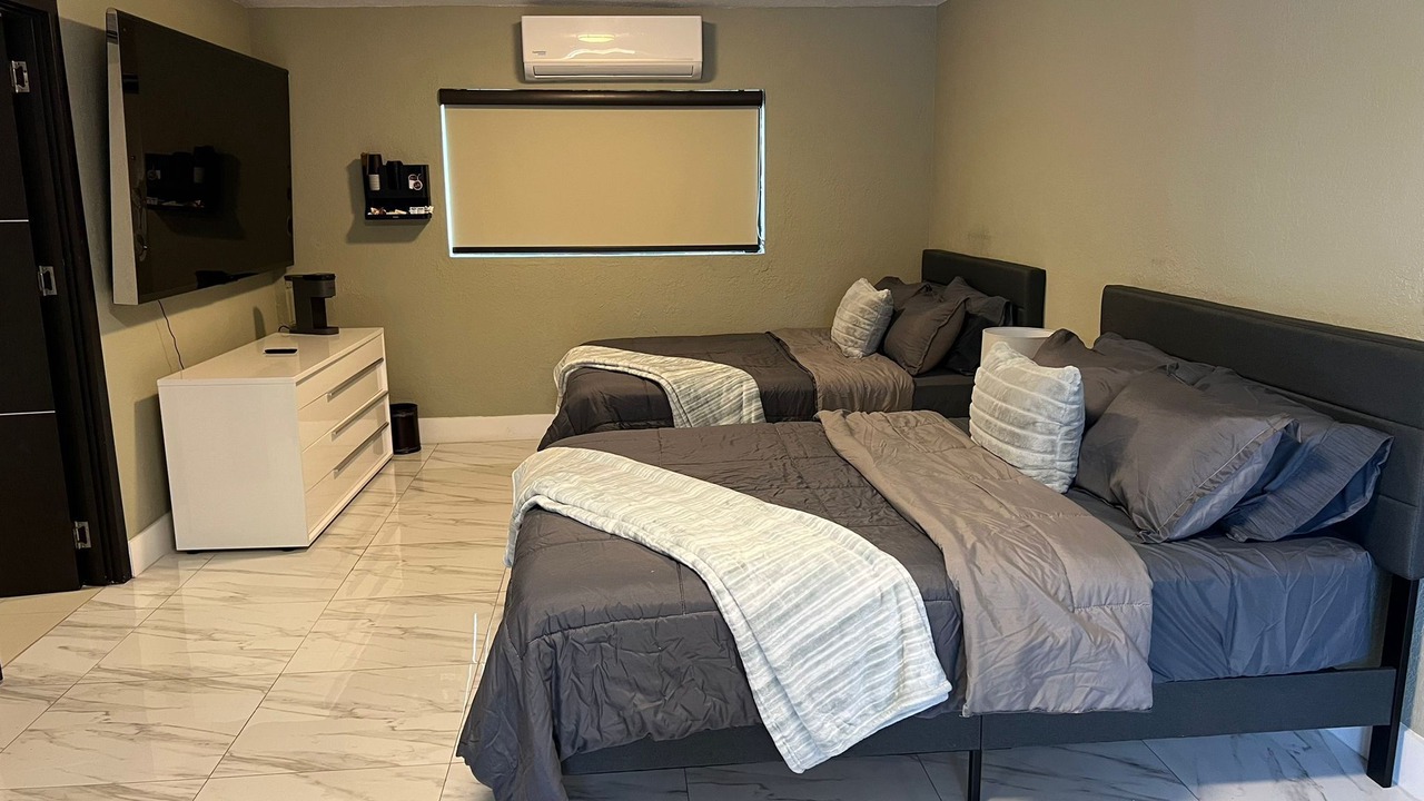 Photo of Bedroom in Ludlam