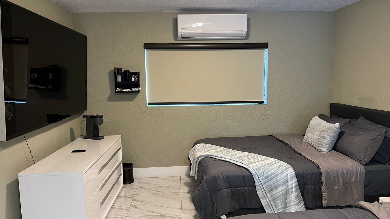 Photo of Bedroom in Ludlam