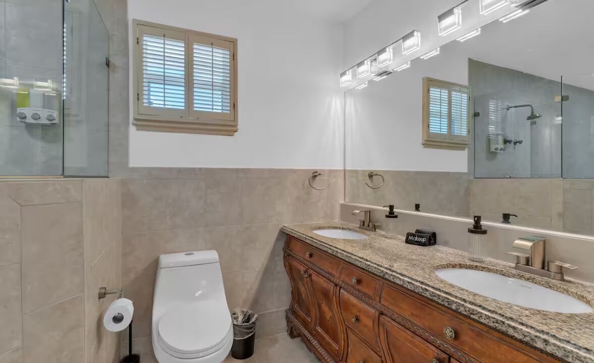 Photo of Bathroom in Cutler Bay
