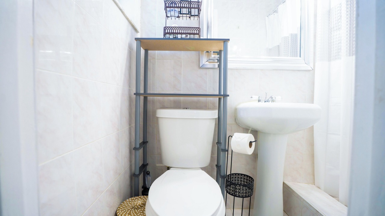 Photo of Bathroom in Golden Glades
