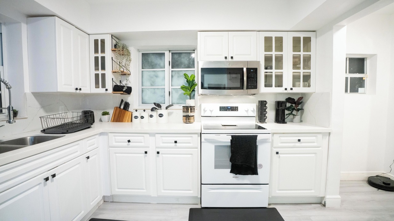 Photo of Kitchen in Golden Glades