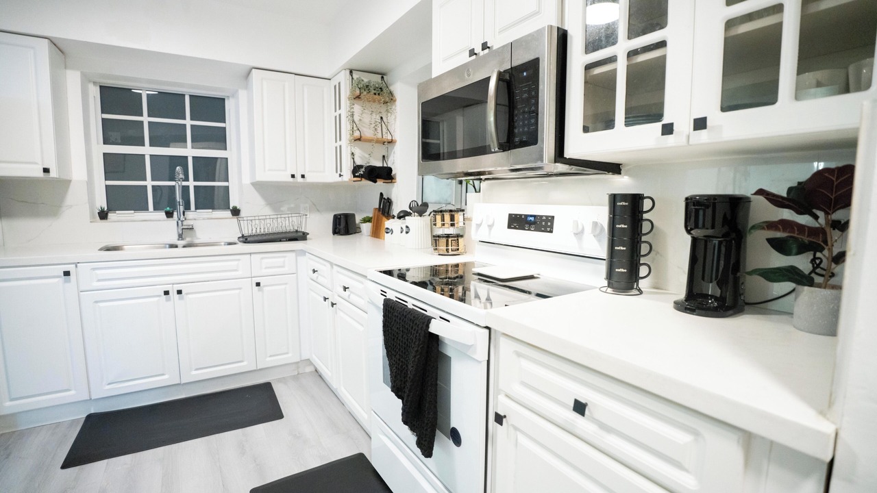 Photo of Kitchen in Golden Glades