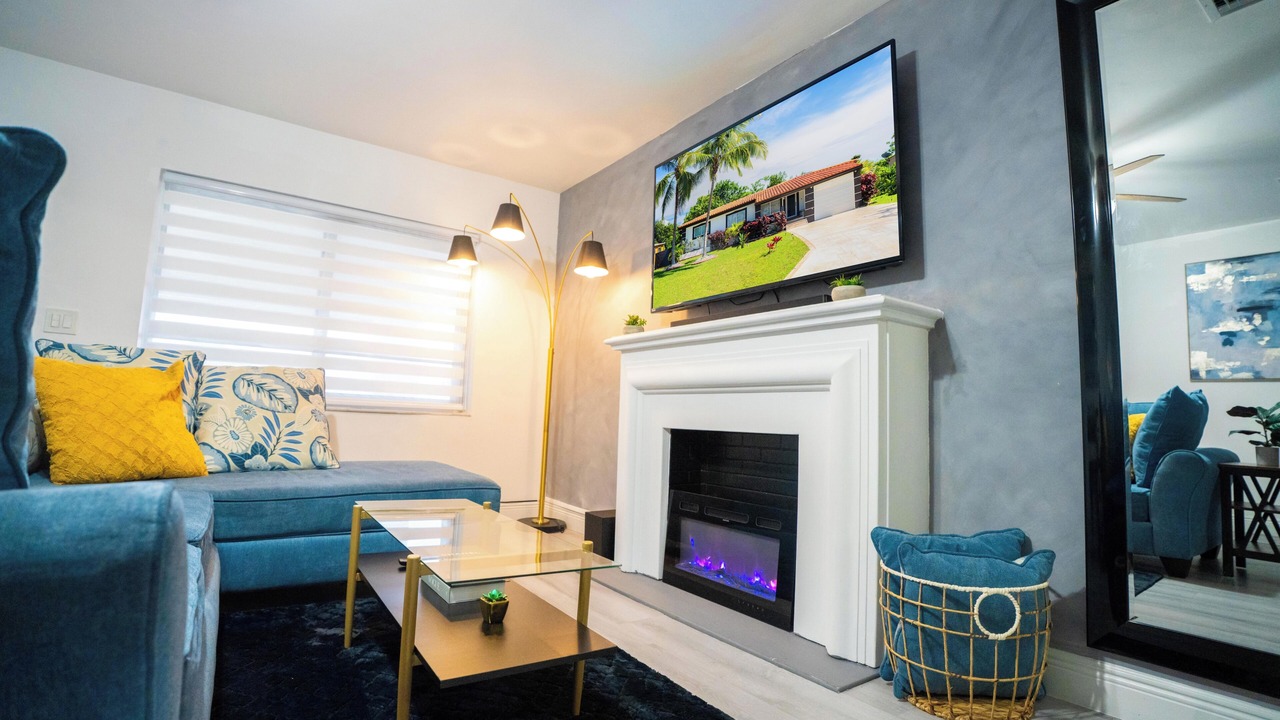 Photo of Livingroom in Golden Glades