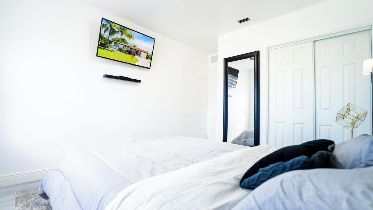Photo of Bedroom in Golden Glades