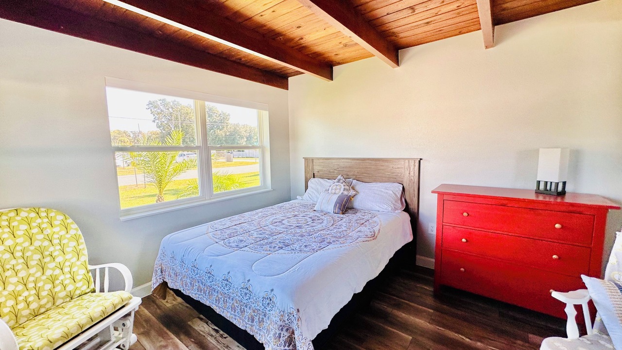 Photo of Bedroom in Tavares