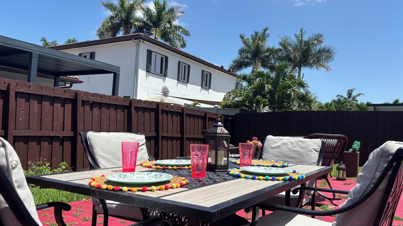 Photo of Outdoor in Tamiami