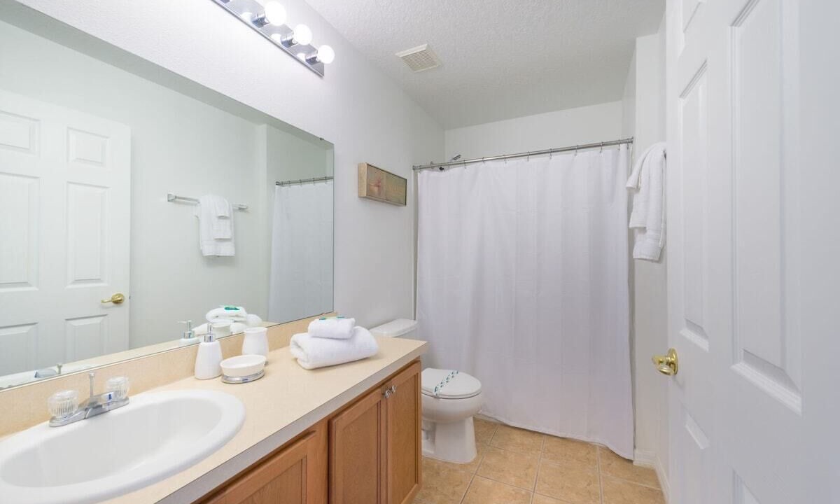 Photo of Bathroom in Highgate Park