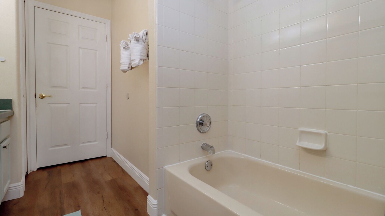 Photo of Bathroom in Orange Tree