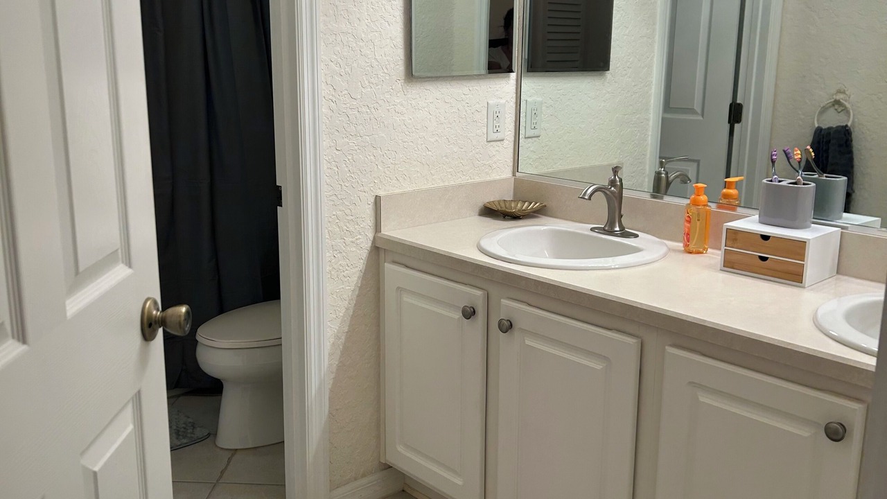 Photo of Bathroom in Candler