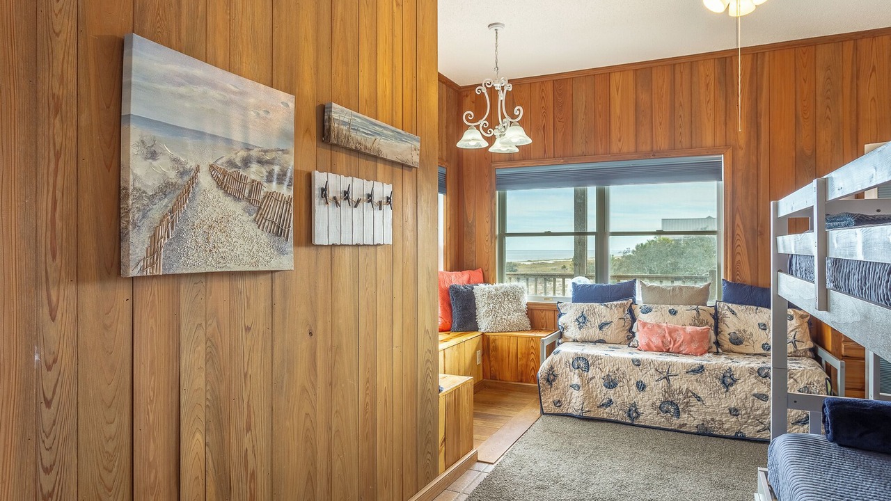 Photo of Bedroom in Alligator Point