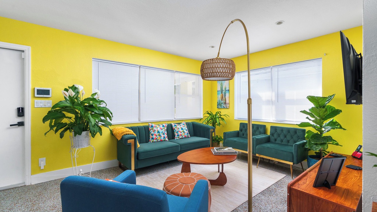 Photo of Livingroom in Middle River Terrace