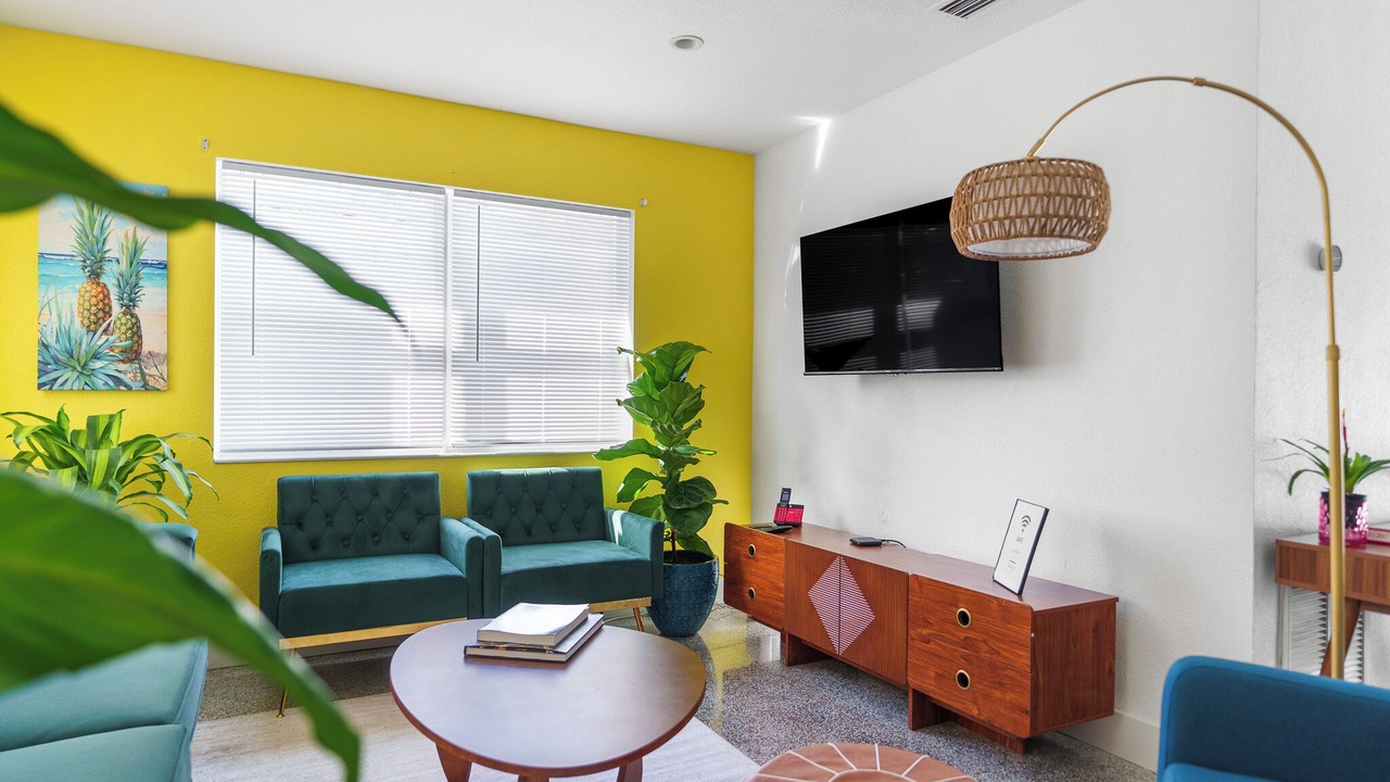 Photo of Livingroom in Middle River Terrace