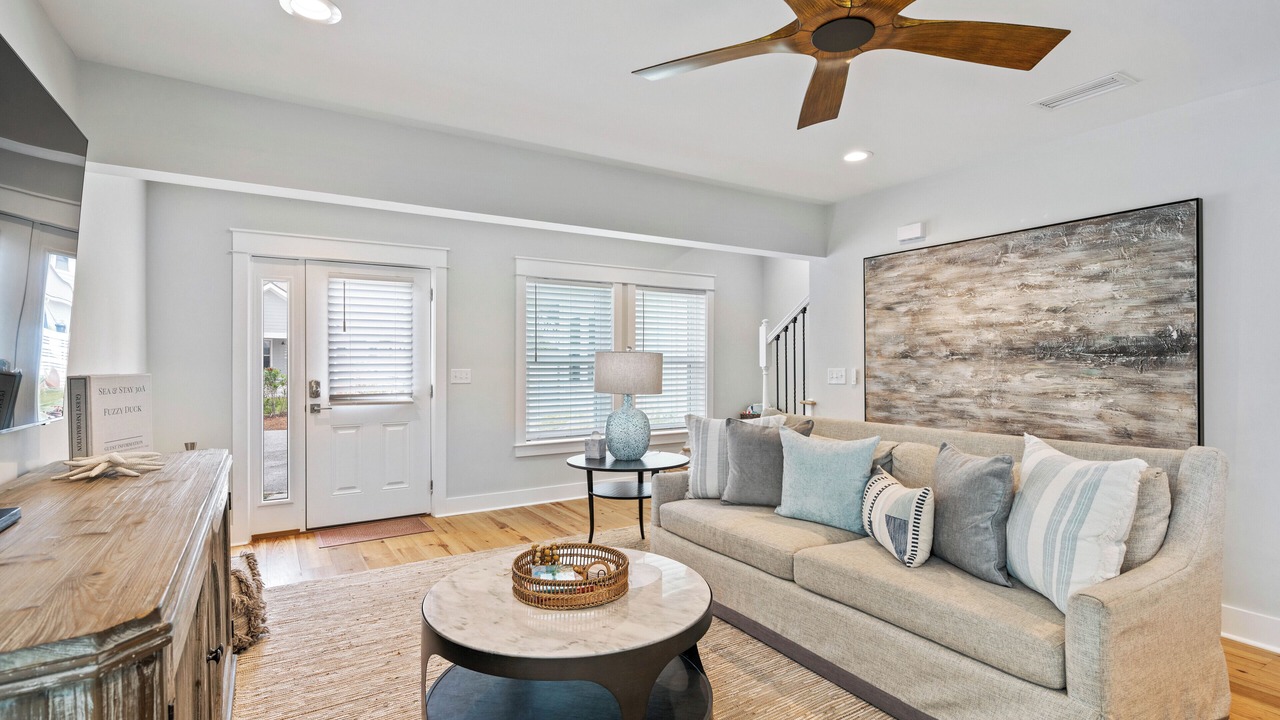 Photo of Livingroom in Lakeside at Blue Mountain Beach