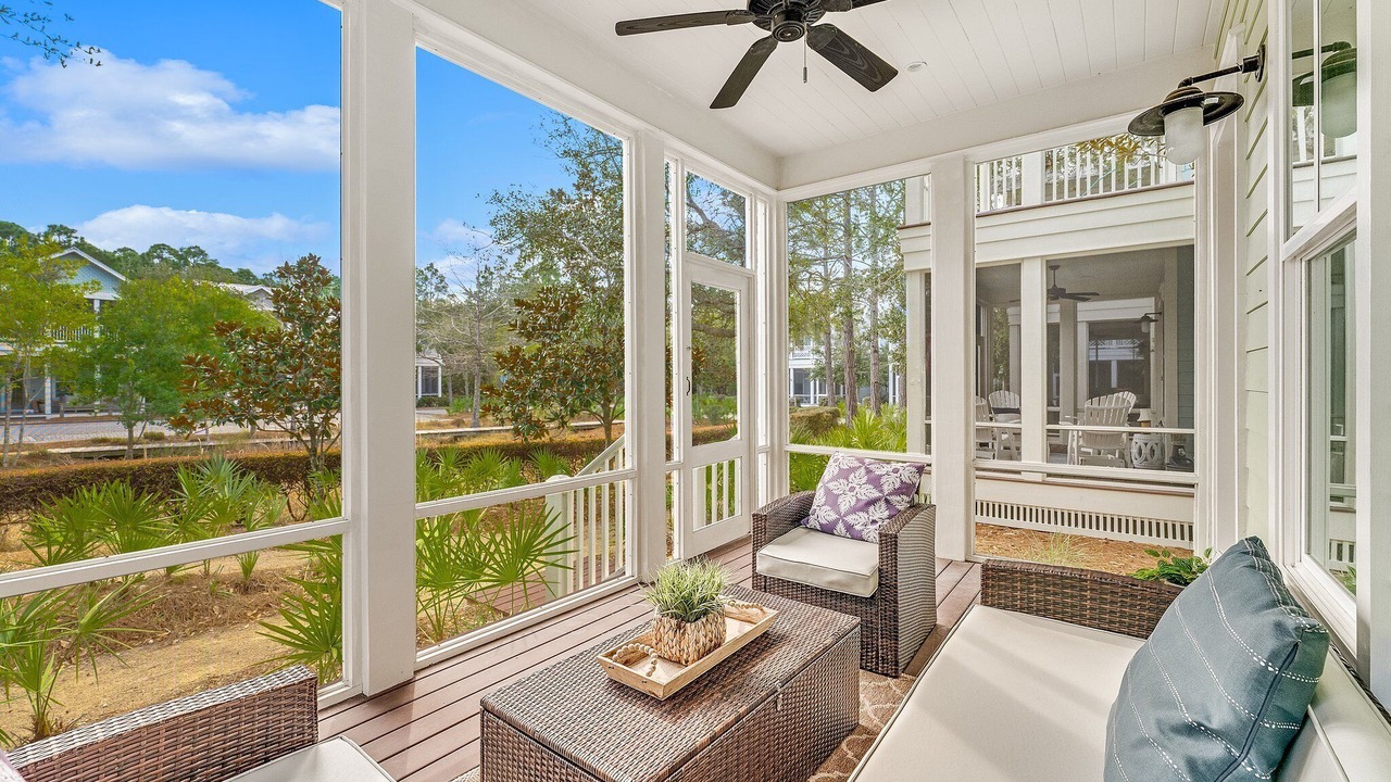 Photo of Patio Balcony in Forest District