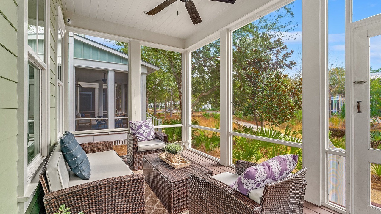 Photo of Patio Balcony in Forest District