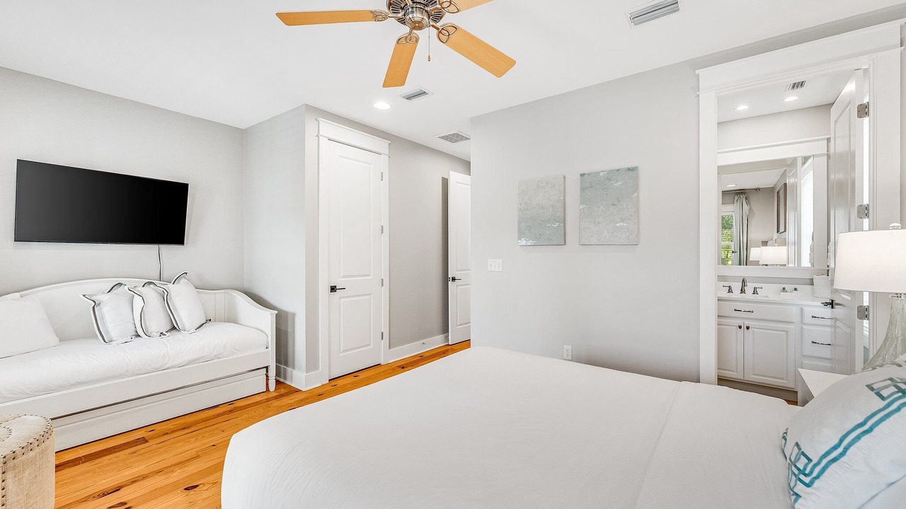 Photo of Bedroom in Forest District
