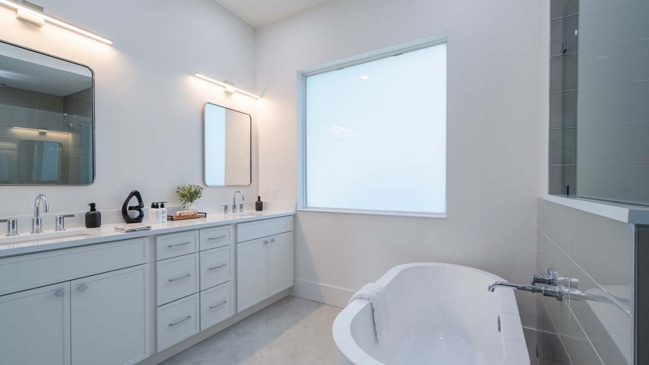 Photo of Bathroom in Arlington Park
