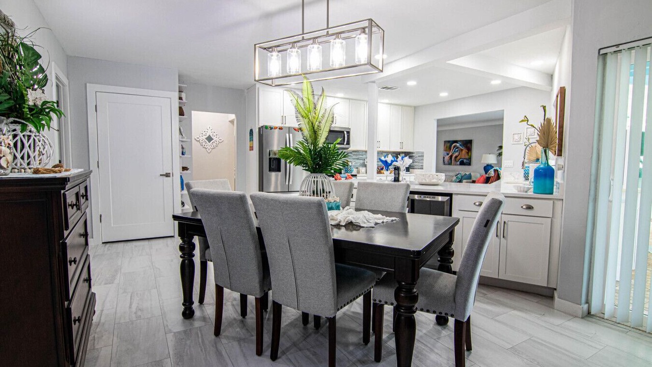 Photo of Livingroom in Lochmoor Waterway Estates