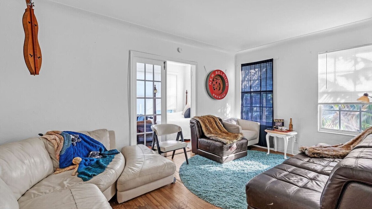 Photo of Livingroom in Crescent Lake