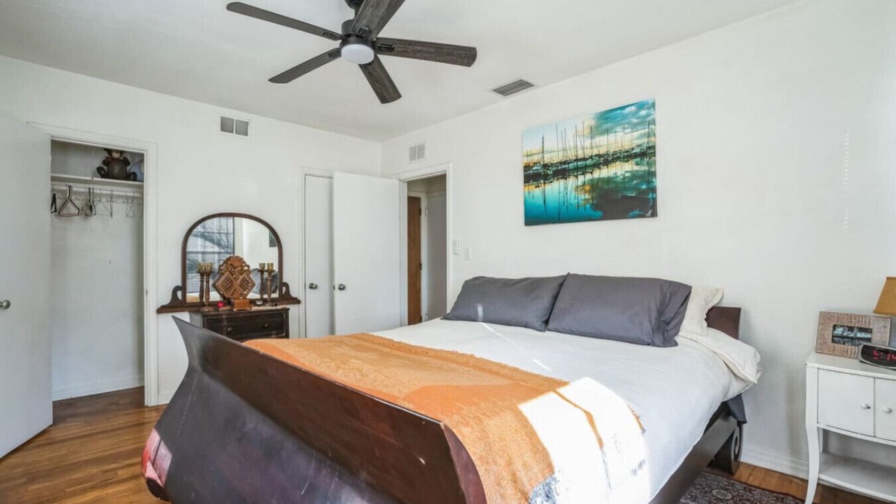 Photo of Bedroom in Crescent Lake